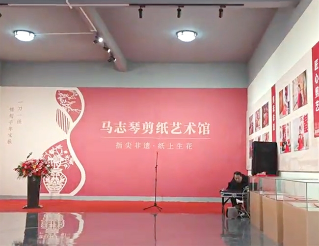 ��ֽ���������н����˶�